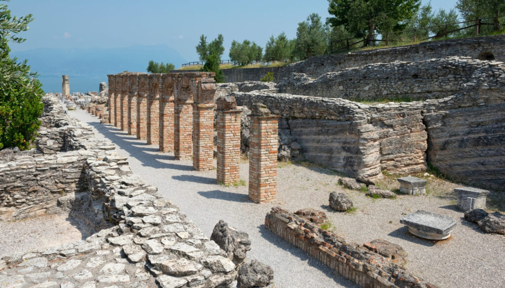 Architektur und Layout der Grotte di Catullo