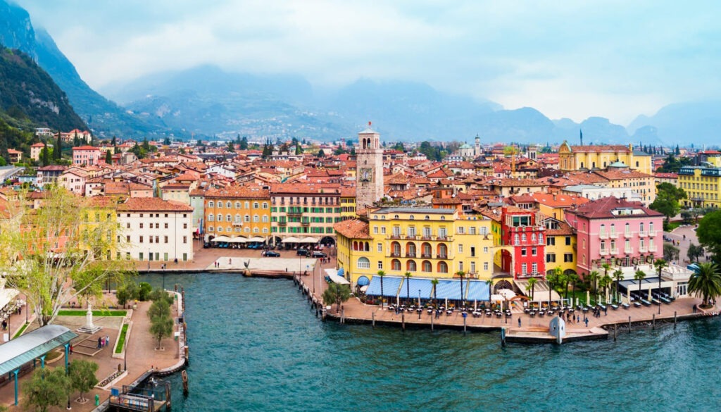 Erkunde die historische Stadt Riva del Garda