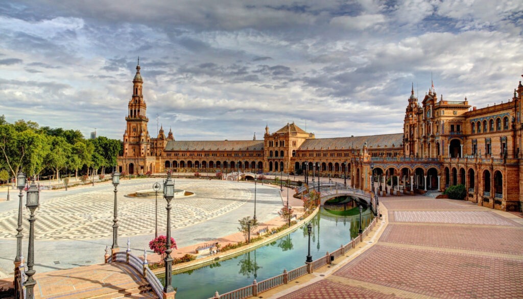 Mache einen Ausflug zum Plaza de España