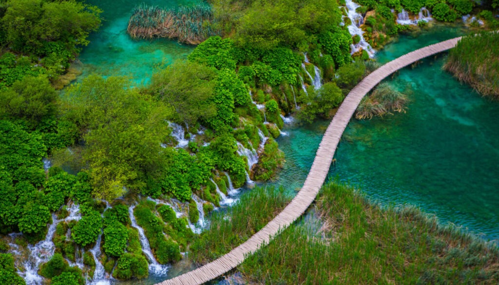 Frühlingsreiseziele im Mai günstig: Naturreservate und Nationalparks besuchen