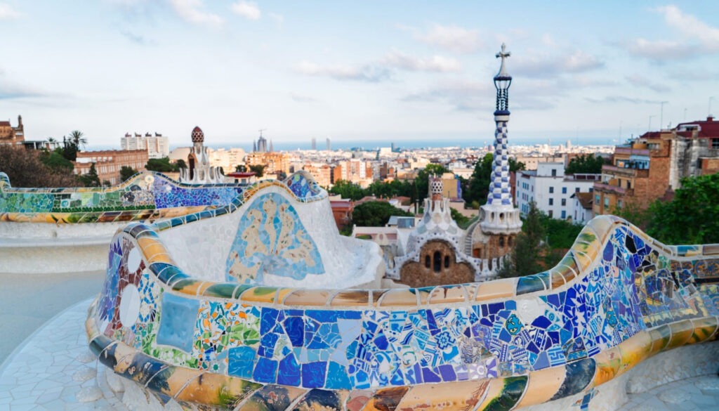 Park Güell – Eine bunte Oase über der Stadt