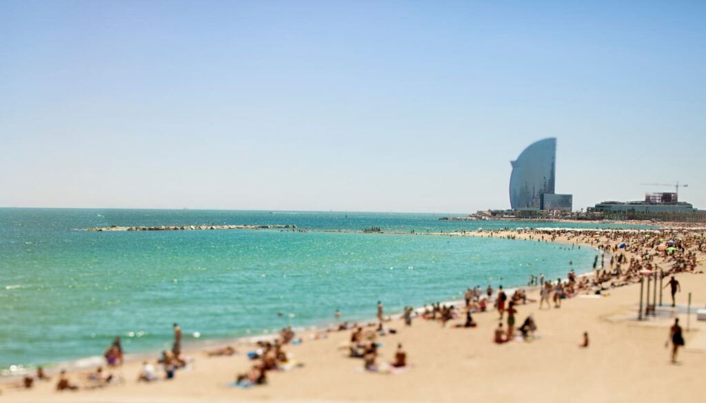 Aktivitäten in Barcelona: Strandtag am Barceloneta Beach