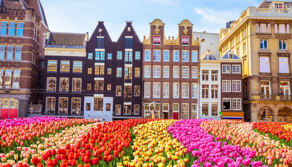 Städtetrips im Mai günstig: amsterdam: Grachten und Blumenpracht