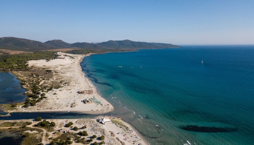 Spiaggia delle Rocchette_ Paradies für Windsurfer und Familien