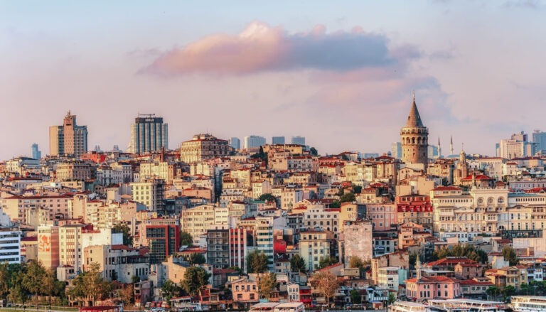 Panorama von Istanbul mit Galataturm