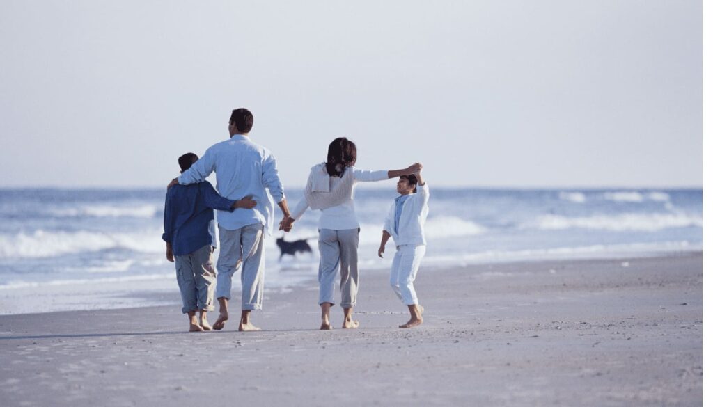 Wähle preiswerte Familienziele: Strandurlaub in Europa