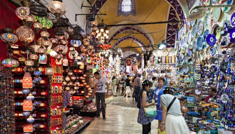 Lampengeschäft im Basar von Antalya