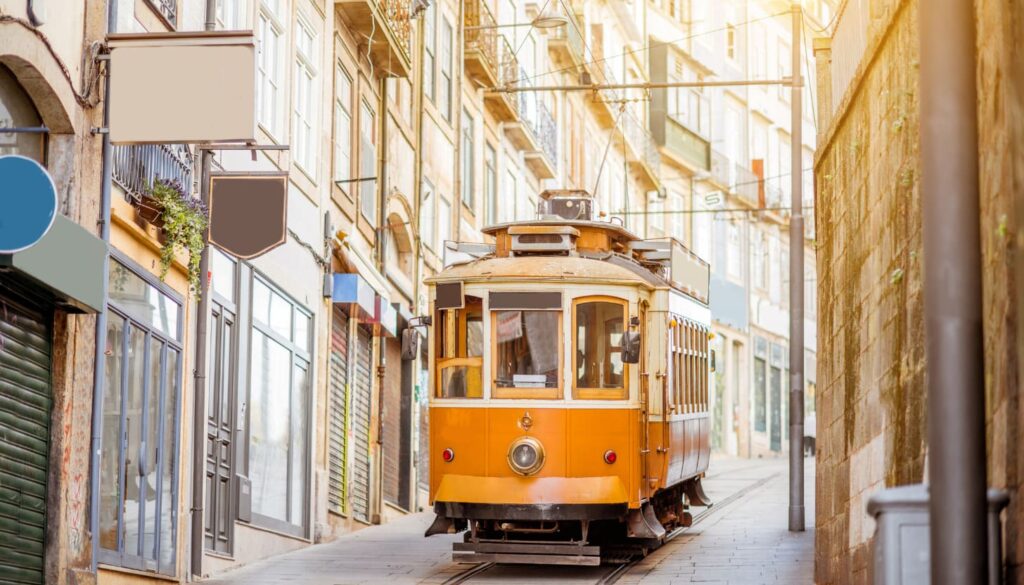 wohin günstig reisen im Dezember: portugal_ Günstiger Städtetrip mit mildem Wetter