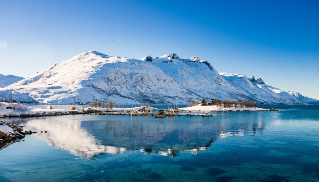 wohin günstig reisen im Dezember: skandinavien: Winterabenteuer zum kleinen Preis