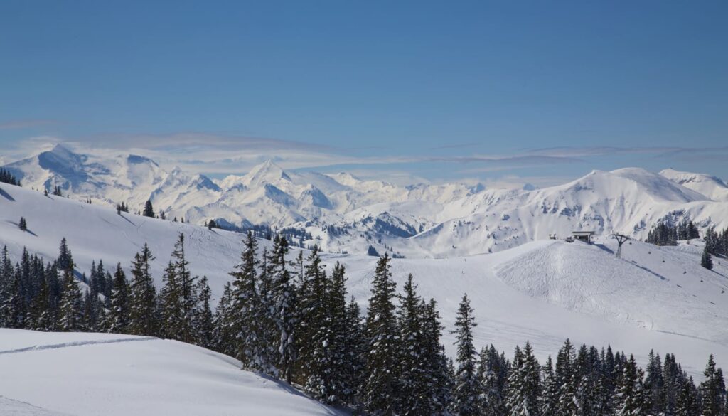 Winterreiseziele im November günstig: skandinavien_ Winterliches Abenteuer für kleines Budget