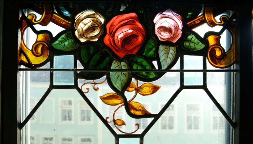 Die Fensterrosette_ Ein Meisterwerk aus Glas