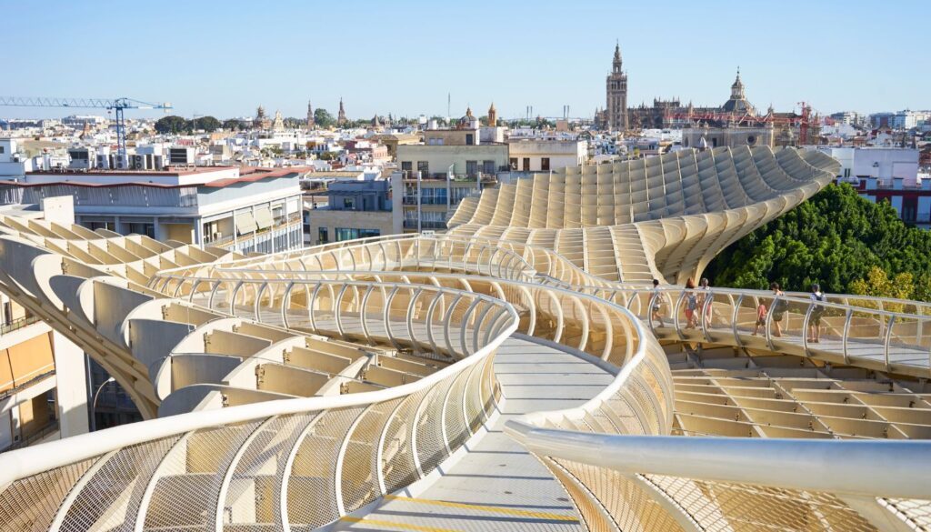 Metropol Parasol_ Ein moderner Kontrast