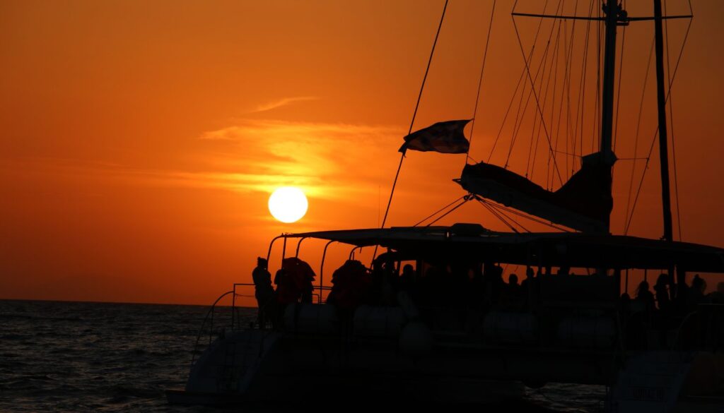 Sonnenuntergangs-Bootstour an der Westküste