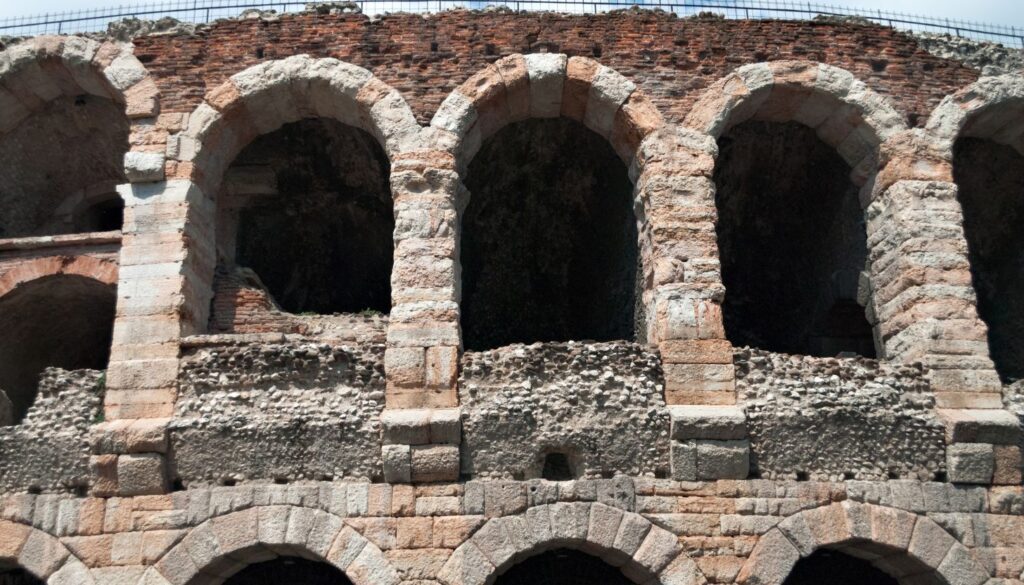 Ein Blick in die Vergangenheit_ Die Geschichte der Arena