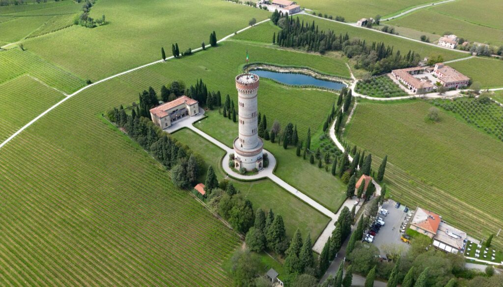 Der Park um den Turm_ Ein Ort der Ruhe