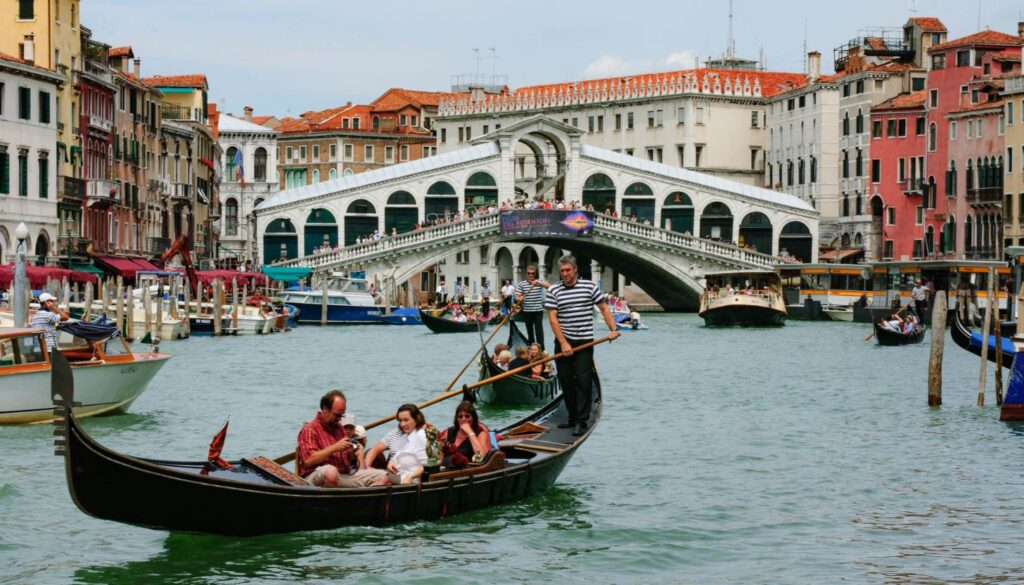 Rialtobrücke und der Canal Grande_ Perfekte Fotospots