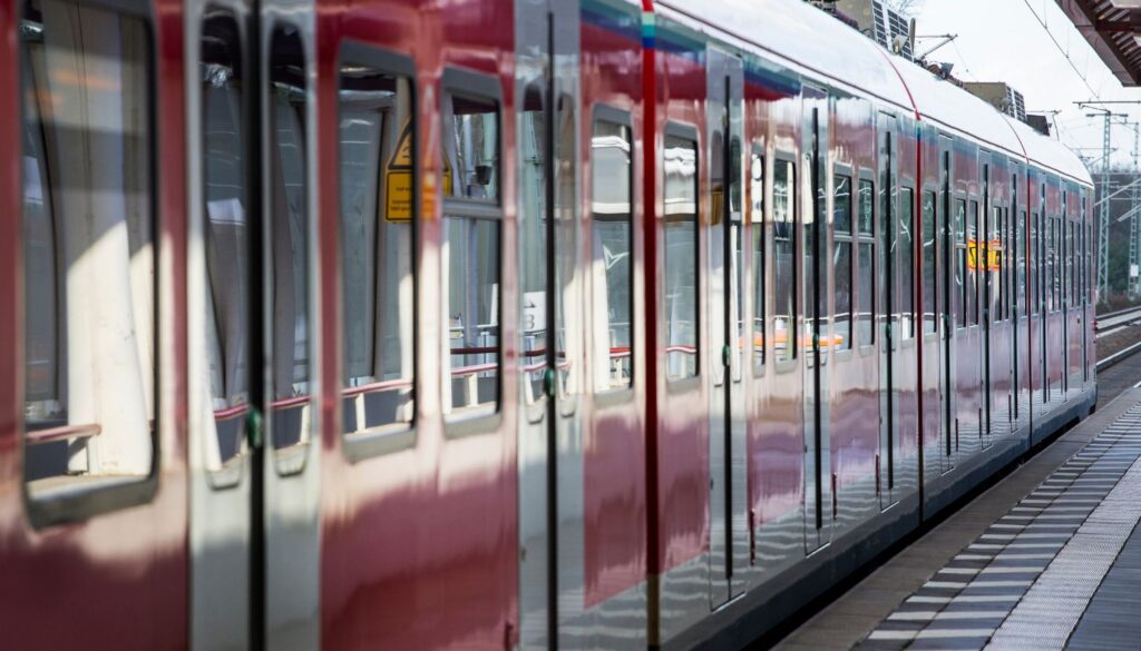 Wie du Bahn reisen günstig planen und dabei sparen kannst